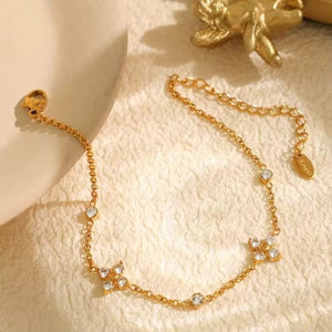 Luxe Lily – Delicate Gold-Plated Flower Chain Bracelet with Zircon Accents