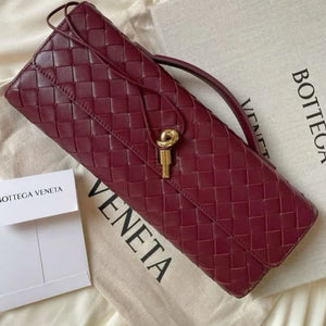 B0ttega Veneta Andiamo Clutch