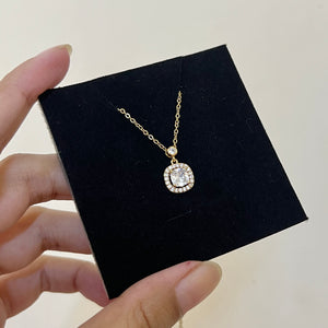 Luxurious Titanium Gold Square Rhinestone Necklace