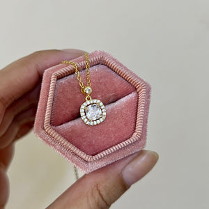 Luxurious Titanium Gold Square Rhinestone Necklace