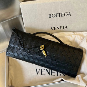 B0ttega Veneta Andiamo Clutch