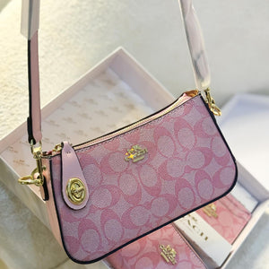 C0ach Pink Gift Box-Bag