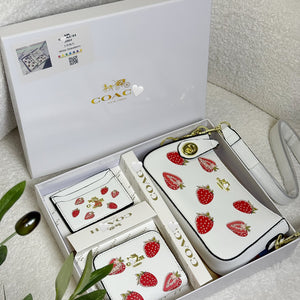 C0ach strwaberry Gift Box-Bag