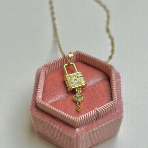 Luxurious Design Zircon Titanium Steel Small Lock Necklace