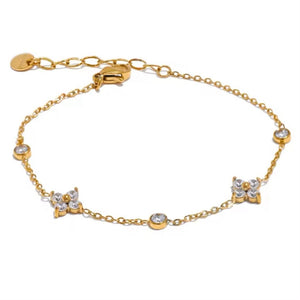 Luxe Lily – Delicate Gold-Plated Flower Chain Bracelet with Zircon Accents