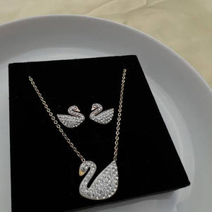 Silver swan necklace set