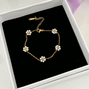 Daisy Pearl Bracelet