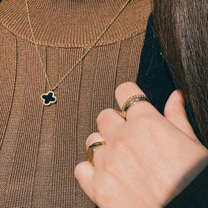 clover necklcae, vancleef necklace